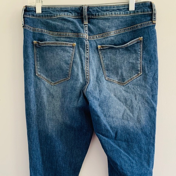 Universal thread size 10 jeans - Picture 3 of 3